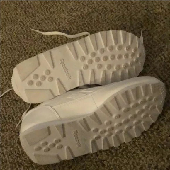 Women’s Reebok Classic Renaissance - Picture 4 of 4